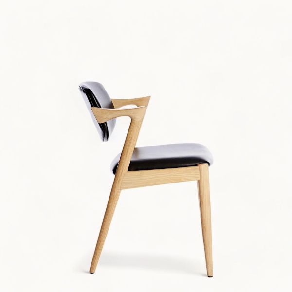 Picture of Chair a-401 nera, light wood frame, leather pu605 upholstery, black